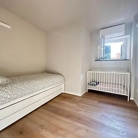 La Casa In Piazza- 6 Posti Letto Genua