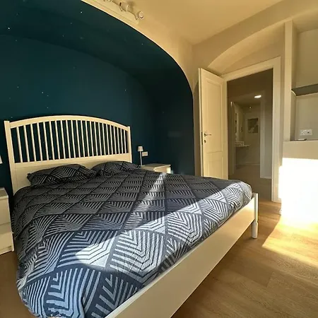 Daire La Casa In Piazza- 6 Posti Letto Cenova